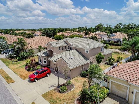 Single Family Home for sale at 1437 Pinyon Pine Dr, Sarasota, FL 34240 - MLS Number is T3308435