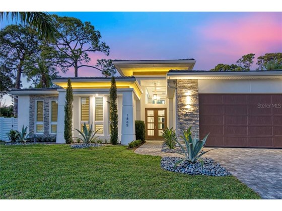 Single Family Home for sale at 1865 Clematis St, Sarasota, FL 34239 - MLS Number is A4494732