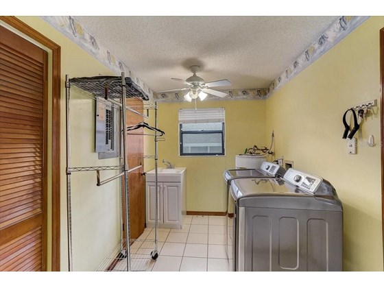 Single Family Home for sale at 906 134th St E, Bradenton, FL 34212 - MLS Number is A4518365