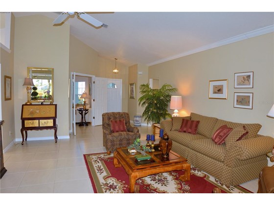 Living room - Single Family Home for sale at 1609 Slate Ct, Venice, FL 34292 - MLS Number is N6119107